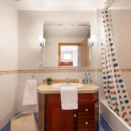 Апартаменты Vista Paraiso *