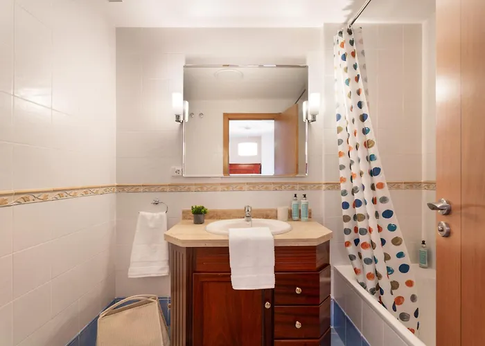 Апартаменти Vista Paraiso *